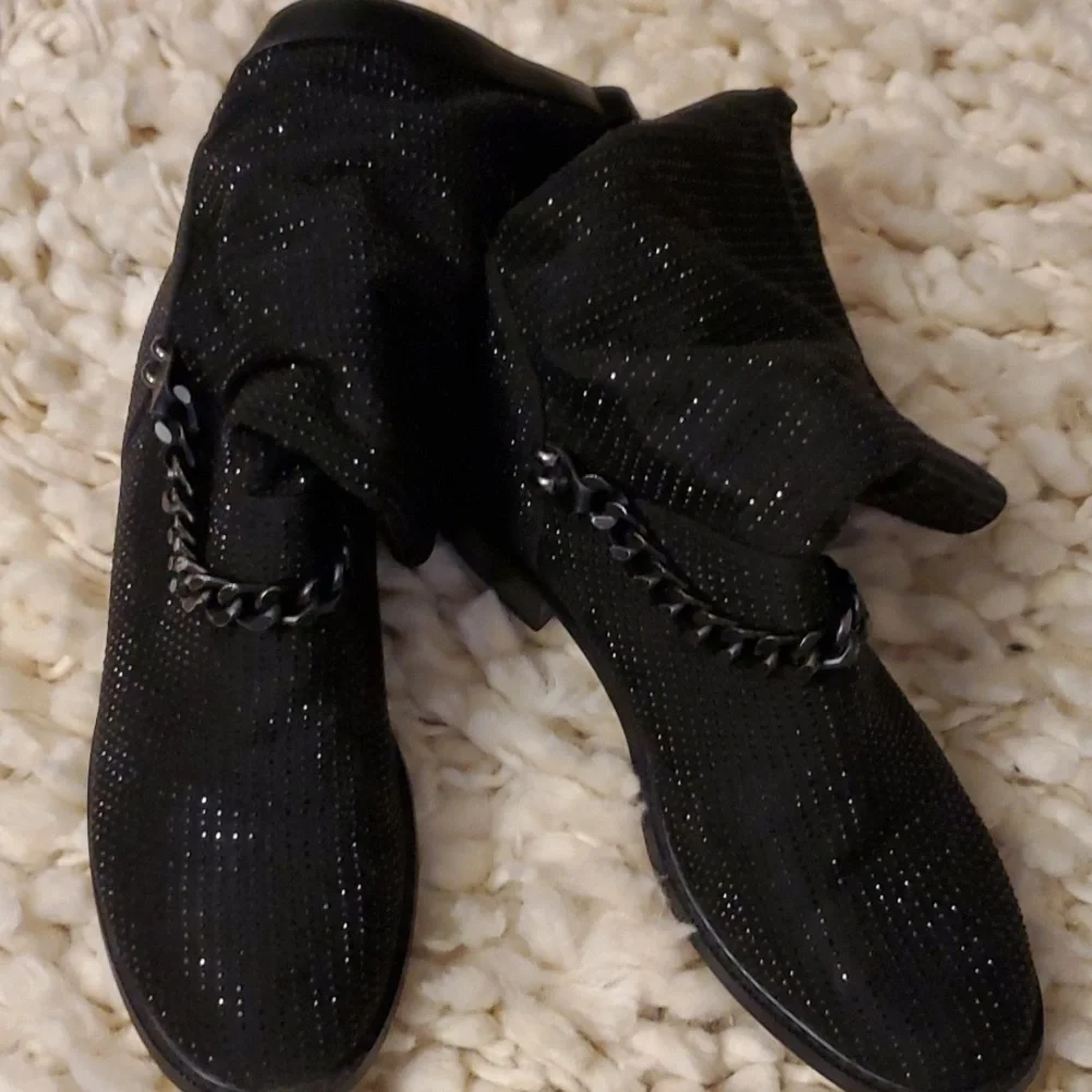 Nancy Li Booties - Picture 4 of 9